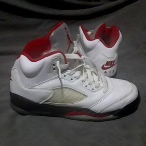 Air Jordan 5 fire red size 6